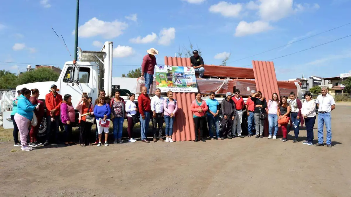 Entrega de láminas